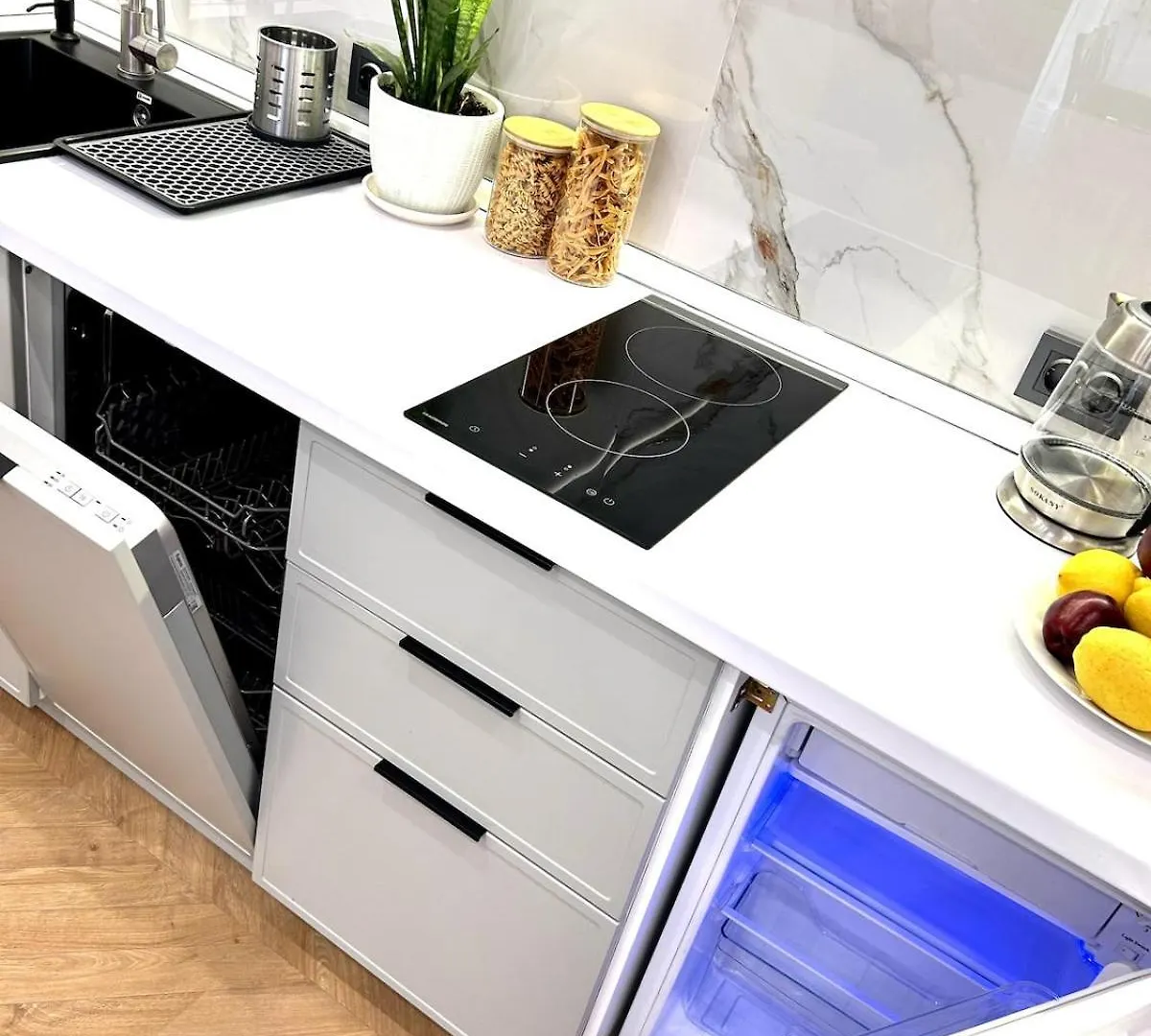 New Comfortable Apartment Next To Mega Center Shopping Mall Almaty